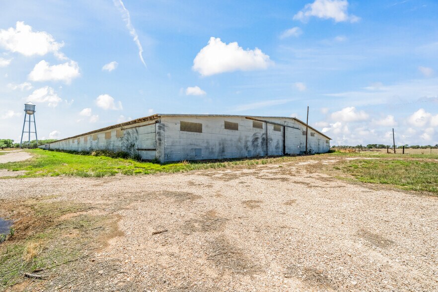 More Photos Of 901 Underwood Street, Littlefield Warehouse For Sale