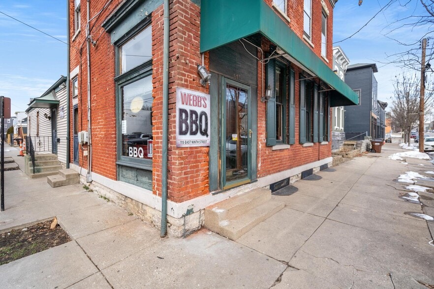 Primary Photo Of 115 E 9th St, Newport Restaurant For Sale