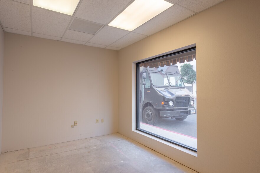 More Photos Of 3061 S Maryland Pky, Las Vegas Unknown For Lease