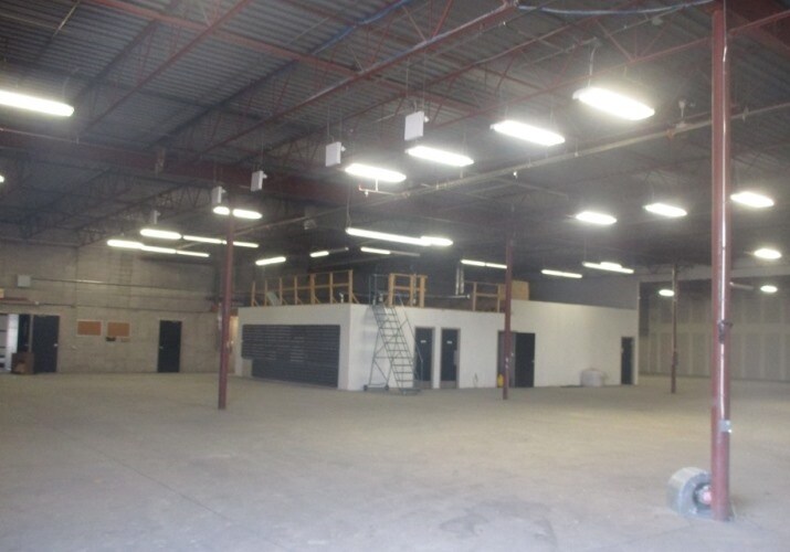 More Photos Of 1324 36th Ave NE, Calgary Warehouse For Sale