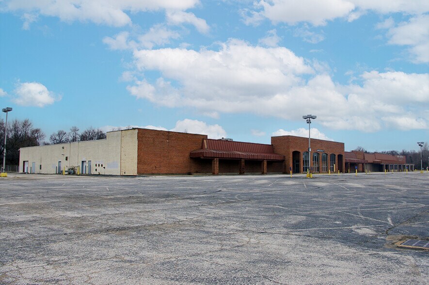 More Photos Of 10223 Lewis And Clark Blvd, Saint Louis Warehouse For Lease