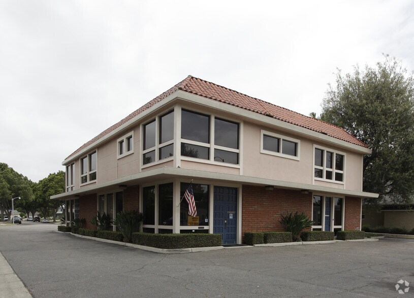 Primary Photo Of 1015 E Chapman Ave, Fullerton Office For Lease