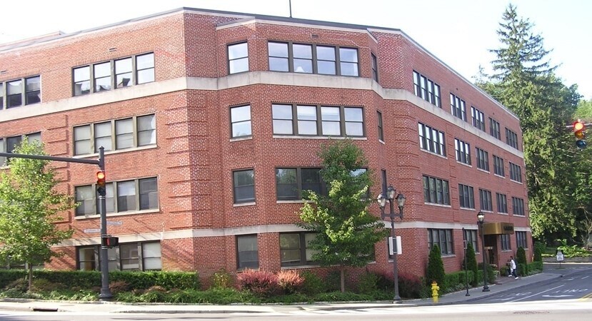 More Photos Of 2 Overhill Rd, Scarsdale Office For Lease