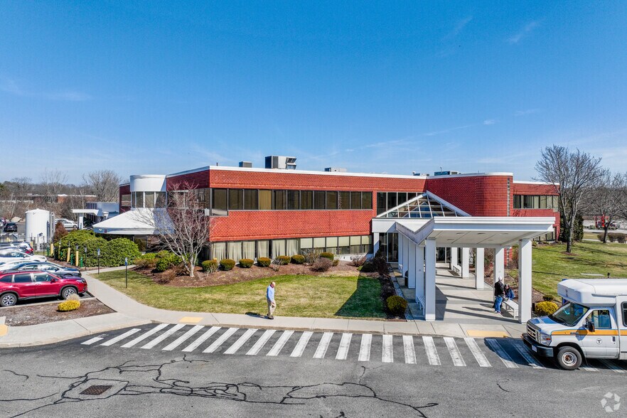 More Photos Of 90 Libbey Industrial Pky, Weymouth Medical For Lease