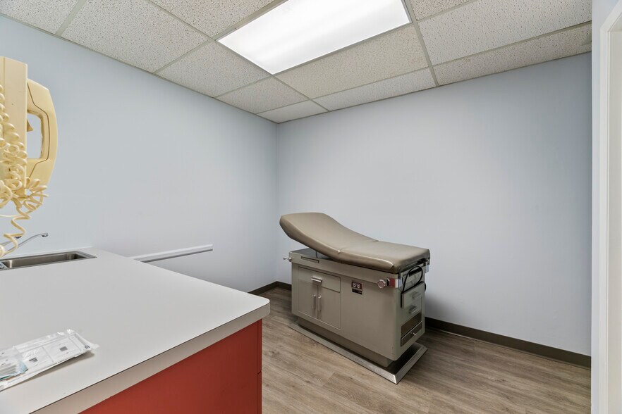 More Photos Of F1 Brier Hill Ct, East Brunswick Office For Sale