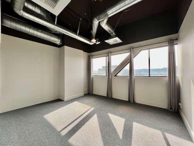 More Photos Of 7813-7815 Beverly Blvd, Los Angeles Office For Lease