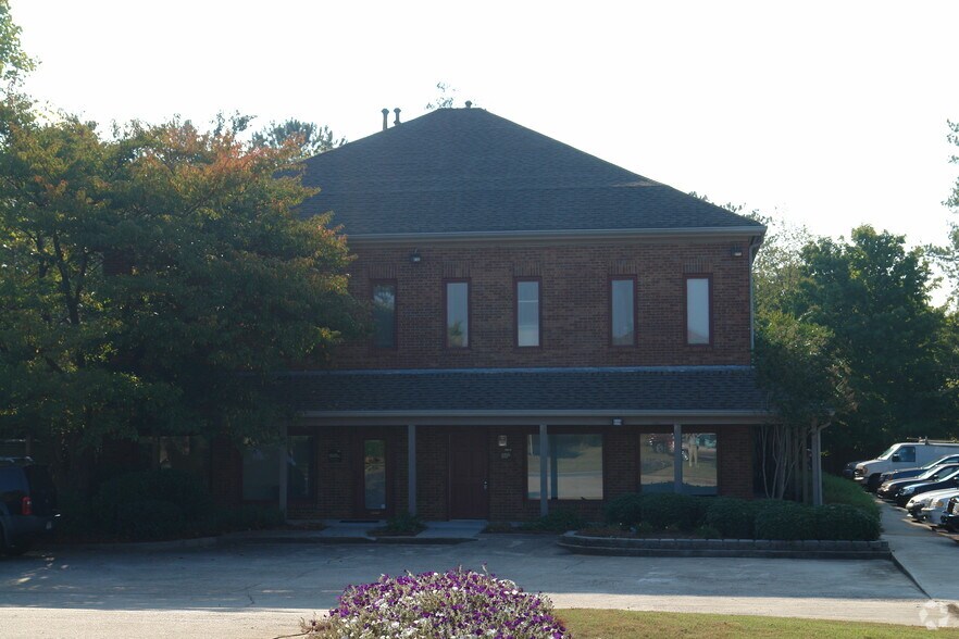 More Photos Of 200 Market Pl, Roswell Office Residential For Lease