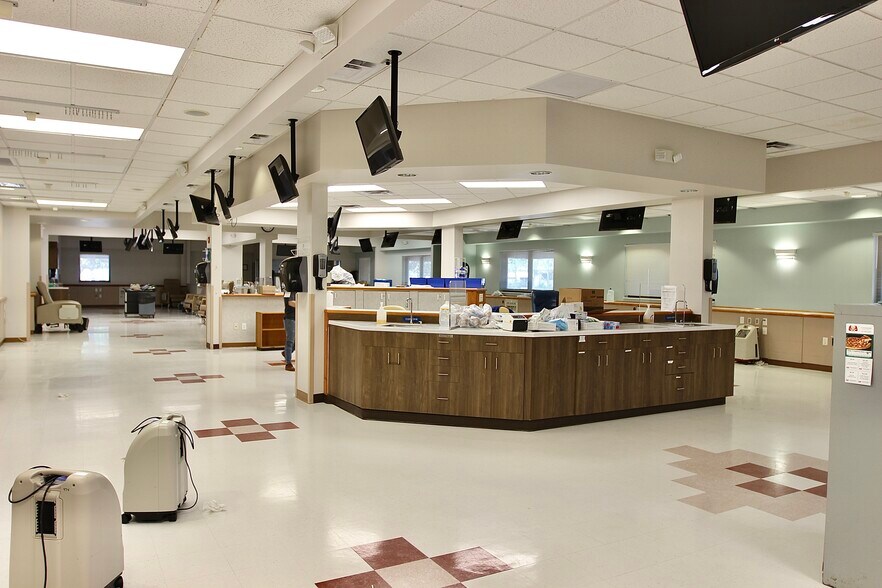 More Photos Of 650 34th St S, Saint Petersburg Medical For Lease