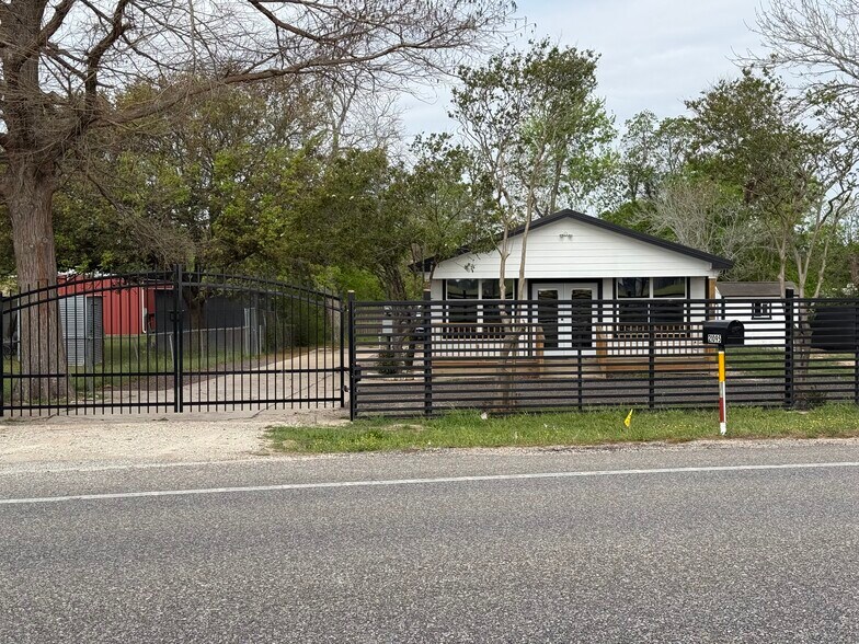 More Photos Of 21095 FM 362 Rd, Waller Flex For Sale