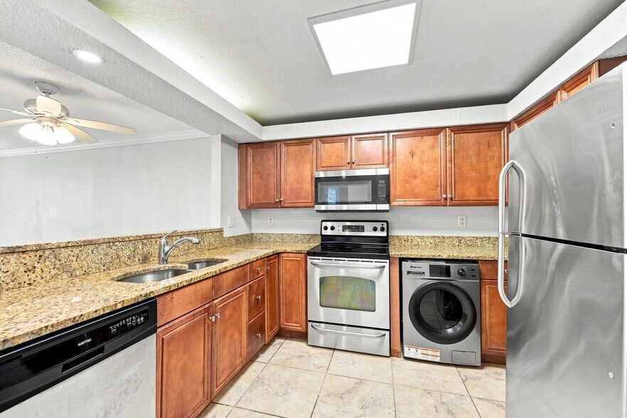 More Photos Of 2725 Coconut Bay Ln, Sarasota Apartments For Sale