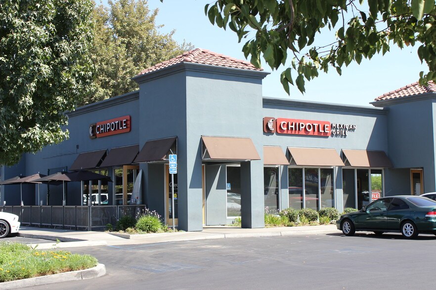 More Photos Of 5190 Stockdale Hwy, Bakersfield General Retail For Lease