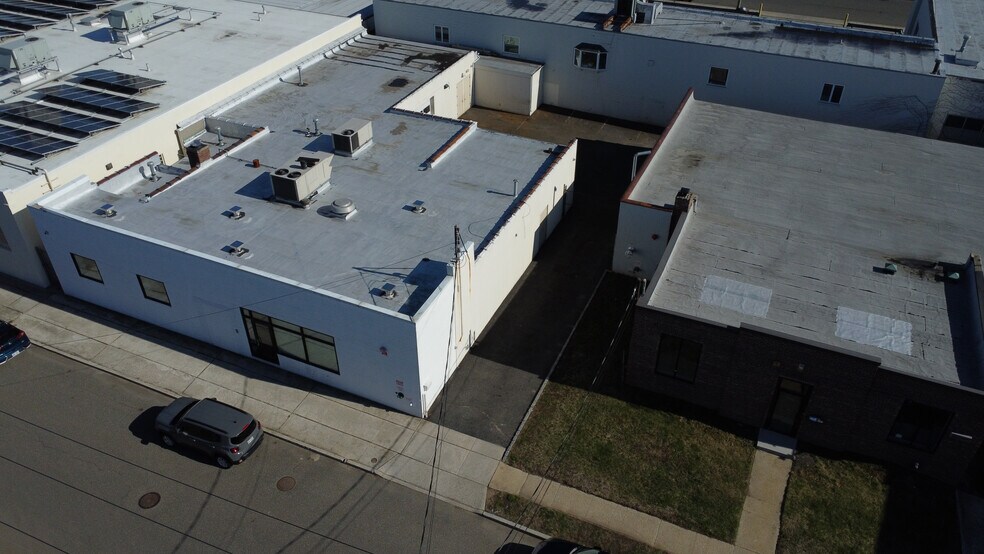 More Photos Of 169 Liberty Ave, Mineola Office For Sale