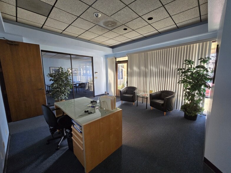 More Photos Of 15540 Rockfield Blvd, Irvine Research And Development For Lease