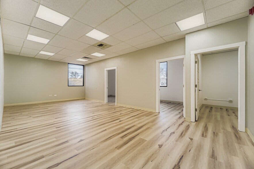 More Photos Of 19600 E Parker Square Dr, Parker Office For Lease