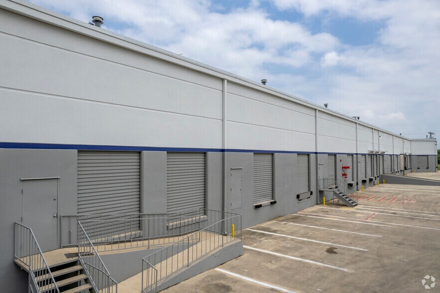 More Photos Of 5400-5410 Kaepa Ct, San Antonio Warehouse For Lease