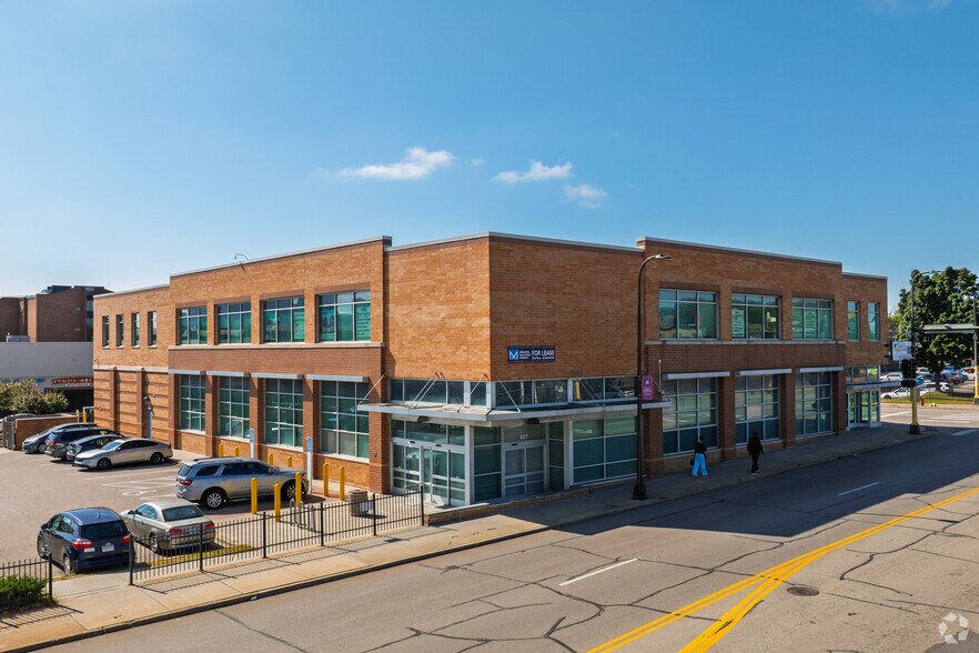 Primary Photo Of 627 W Broadway Ave, Minneapolis General Retail For Lease