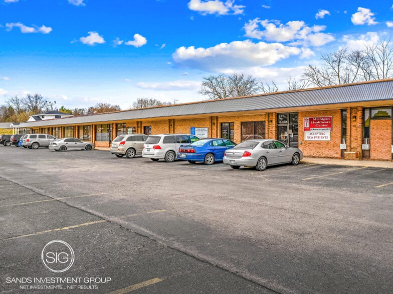 More Photos Of 3267-3289 Beecher Rd, Flint Storefront For Lease
