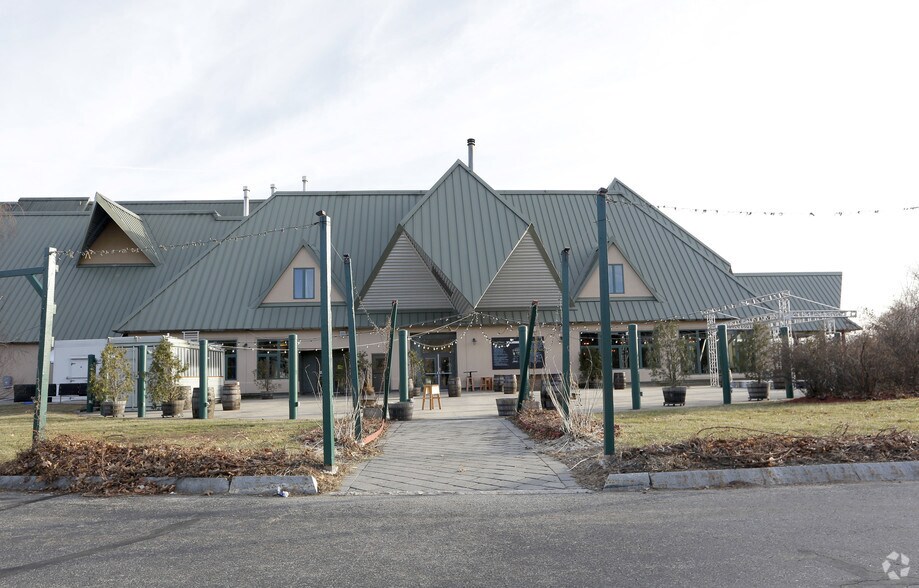 More Photos Of 35 Corporate Dr, Portsmouth Unknown For Lease