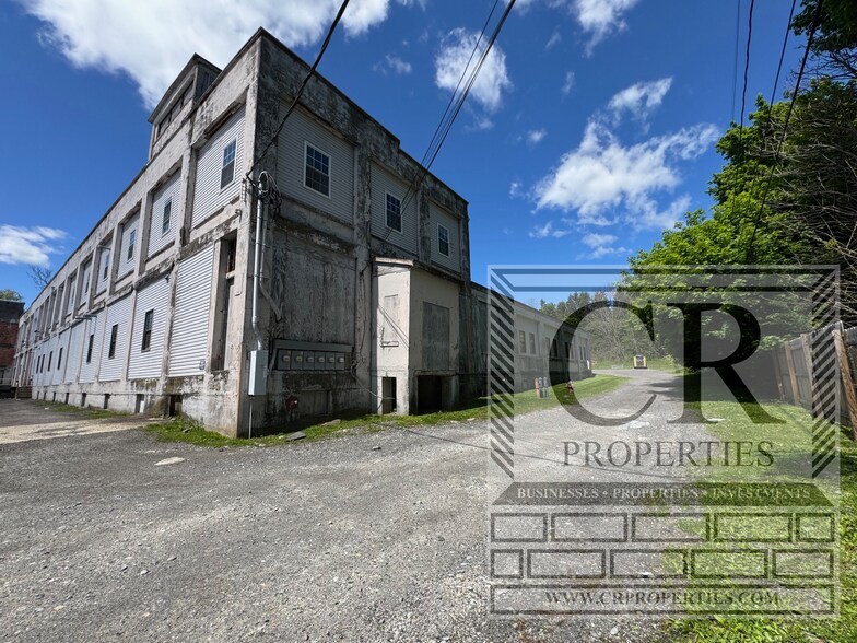 More Photos Of 155 Vineyard Ave, Highland Service For Sale