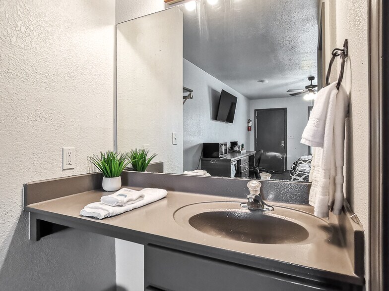 More Photos Of 2200th Street and US-69 Hwy, Lacygne Trailer Camper Park For Sale