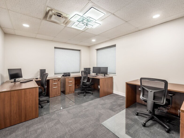 More Photos Of 750 W Broad St, Columbus Office For Sale