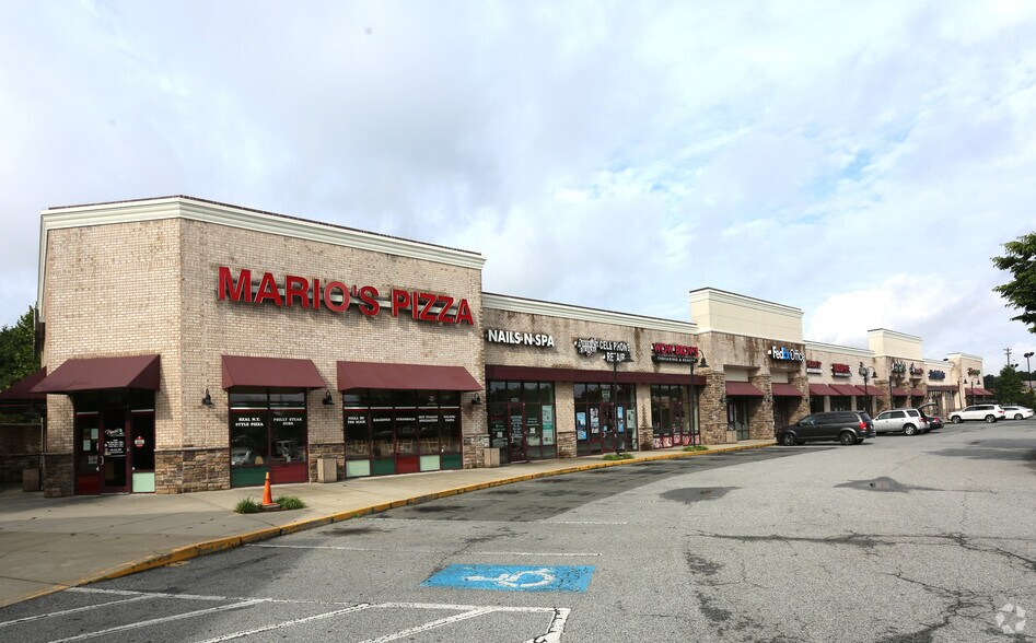 More Photos Of 4203-4205 W Wendover Ave, Greensboro Unknown For Lease