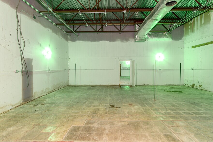 More Photos Of 1115 Genesee ave, Saginaw General Retail For Sale