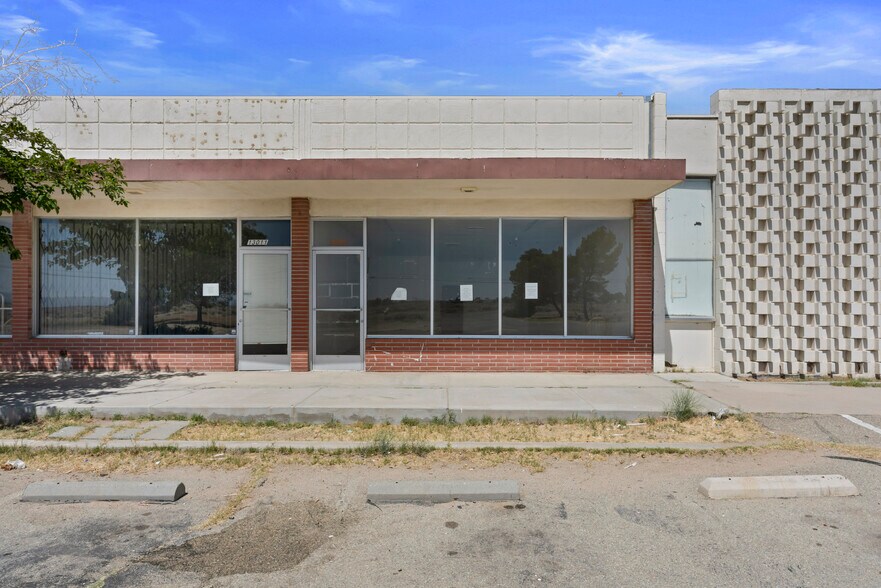 More Photos Of 13005-13015 Claymine Rd, Edwards Storefront Retail Office For Lease