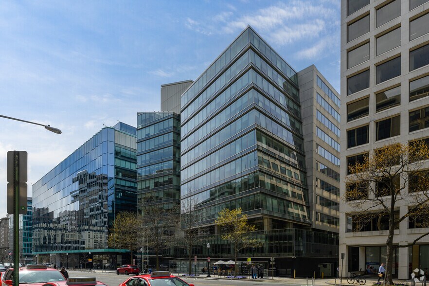 More Photos Of 1152 15th St NW, Washington Office For Lease