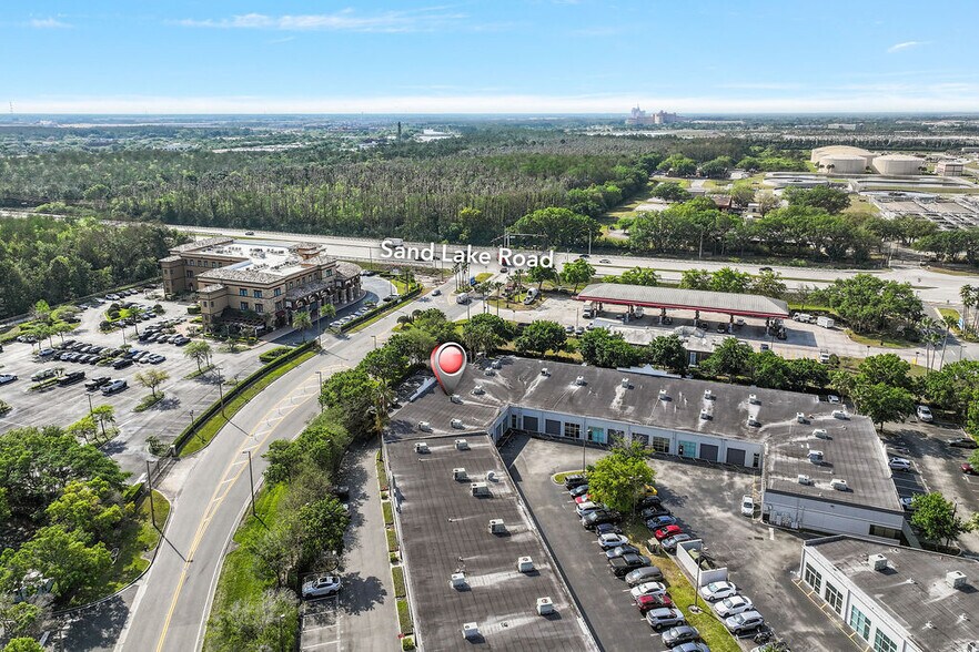 More Photos Of 7901 Kingspointe Pky, Orlando Showroom For Sale