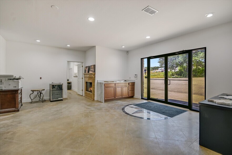 More Photos Of 22108 Odell Fairway Trl, Spicewood Industrial For Sale