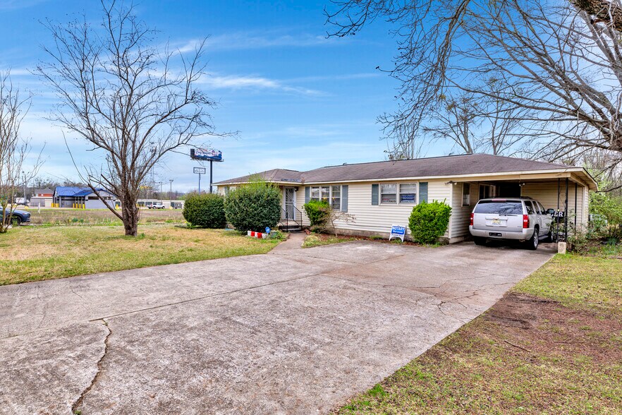 More Photos Of 4985 Mcadory School Rd, McCalla Medical For Sale