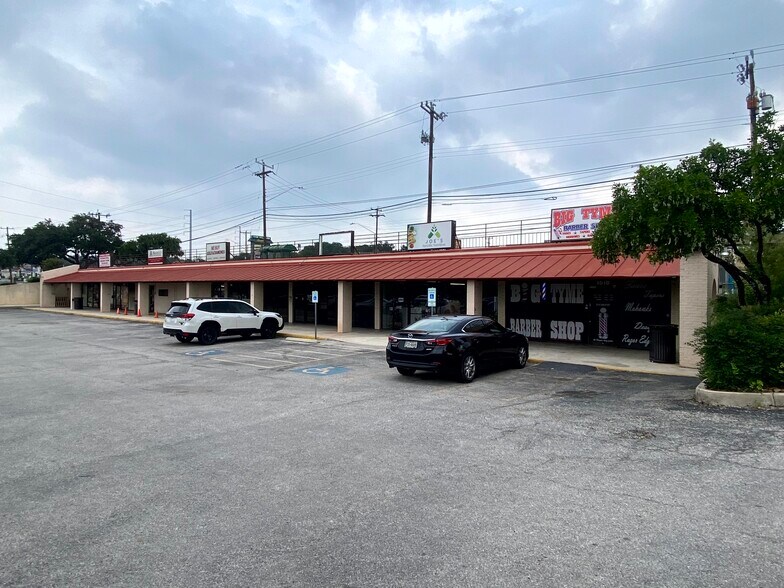 More Photos Of 1552-1604 Babcock Rd, San Antonio Unknown For Lease