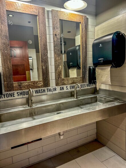 More Photos Of 17381 Tomball Pky, Houston Restaurant For Sale