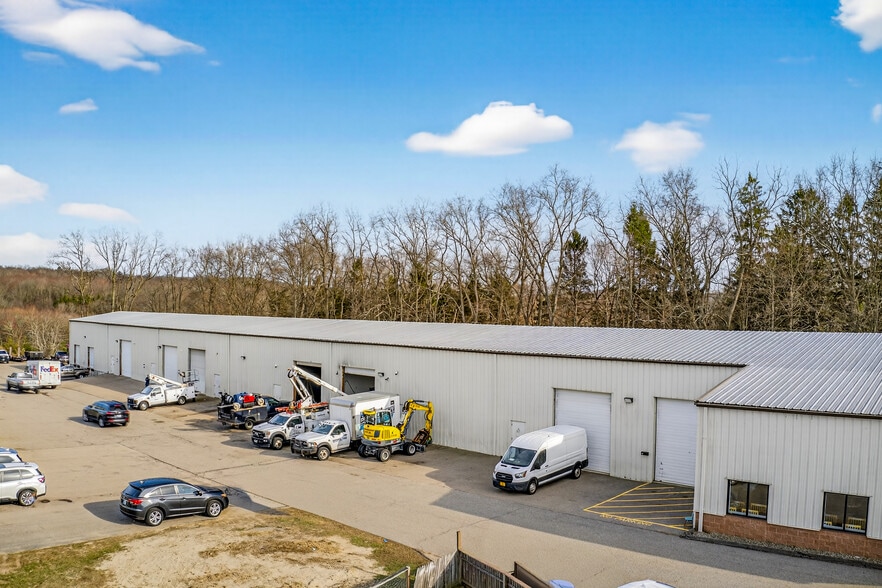 More Photos Of 841 Route 32, North Franklin Light Distribution For Lease