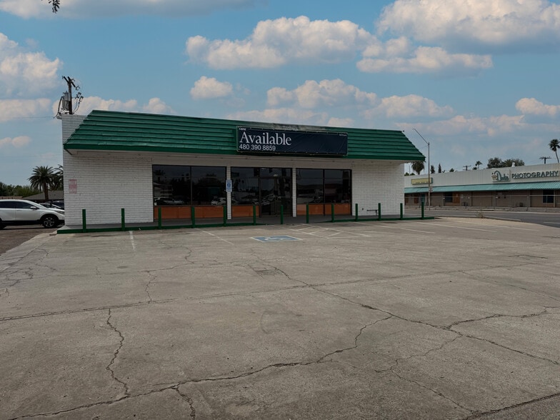 Primary Photo Of 549 W Thomas Rd, Phoenix Convenience Store For Lease