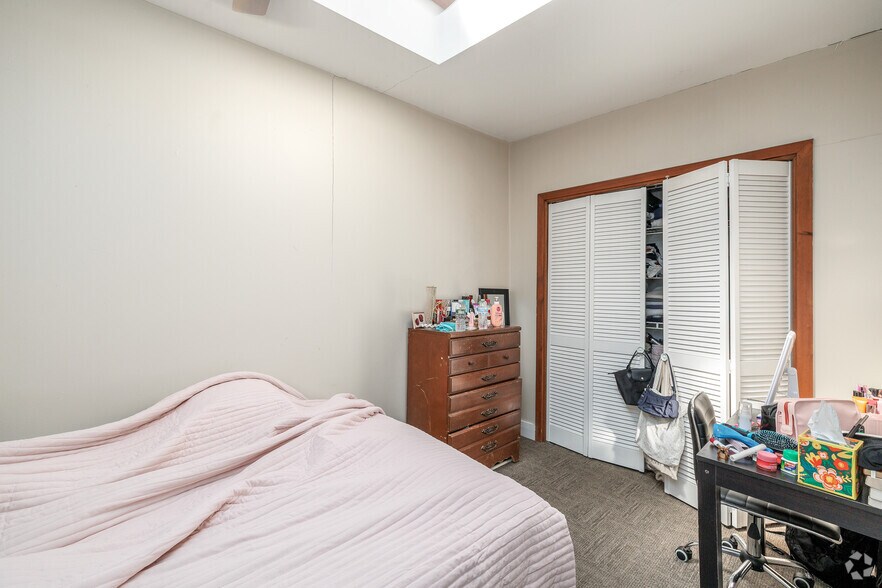 More Photos Of 136 Washington St, Binghamton Multifamily For Sale