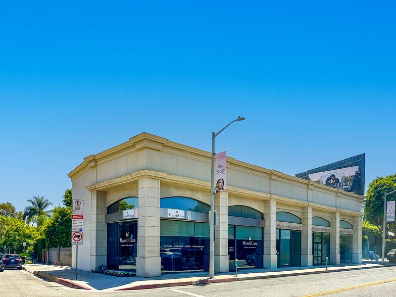 More Photos Of 370-372 N Robertson Blvd, West Hollywood Storefront For Lease