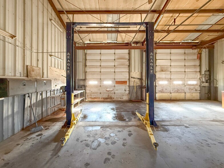 More Photos Of 11730 Highway 152, Pampa Warehouse For Sale