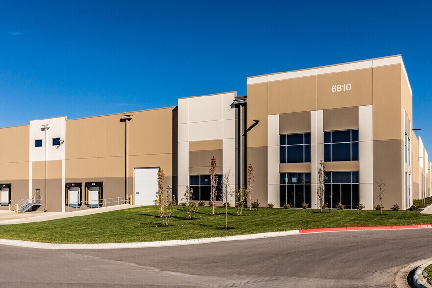 More Photos Of 905 N 69th St, Kansas City Distribution For Lease