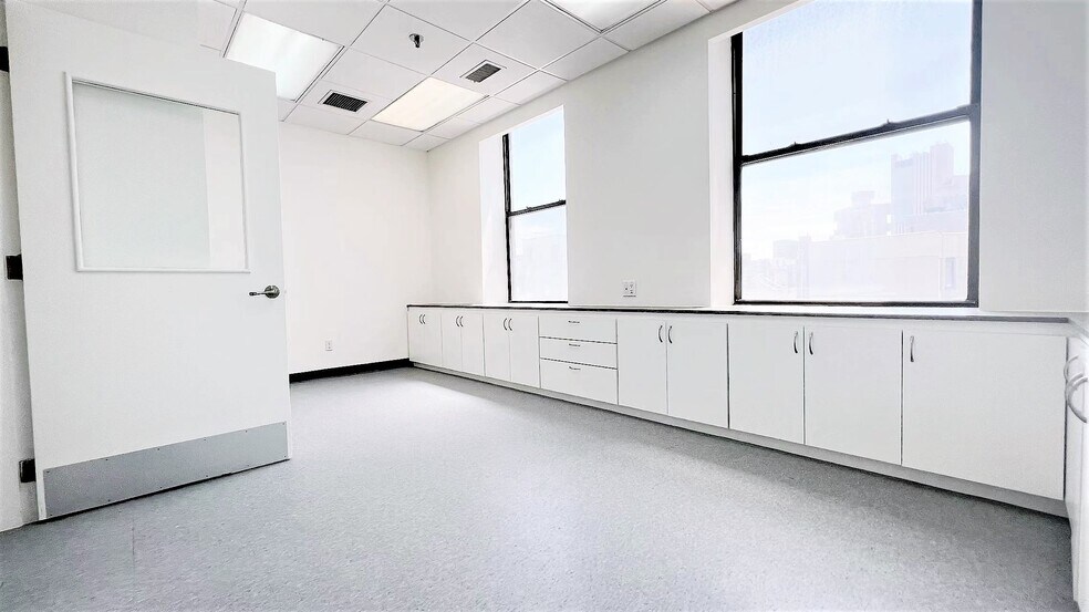 More Photos Of 198-200 Canal St, New York Medical For Sale