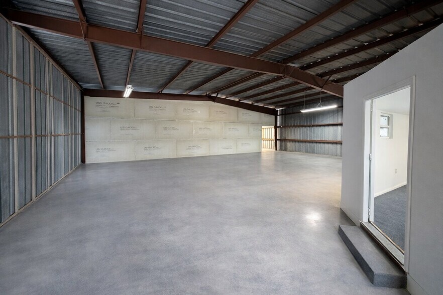 More Photos Of 11050 70th Ave, Seminole Warehouse For Sale