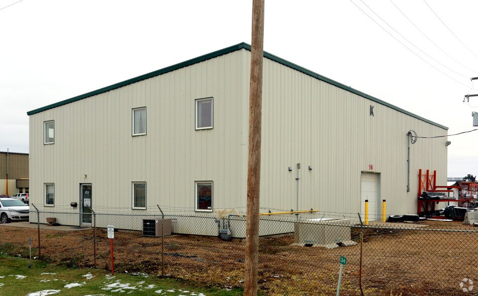 More Photos Of 28084 Acheson Rd, Parkland County Manufacturing For Lease