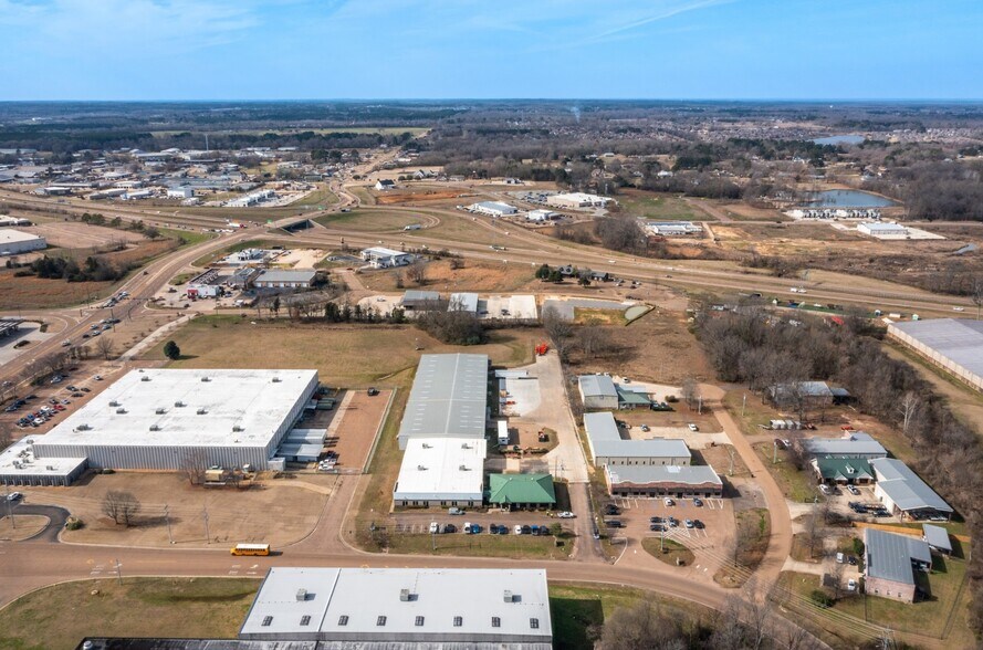 More Photos Of 135 Industrial Dr N, Madison Warehouse For Sale