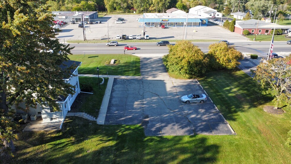 More Photos Of 1070 E Main St, Owosso Office For Lease