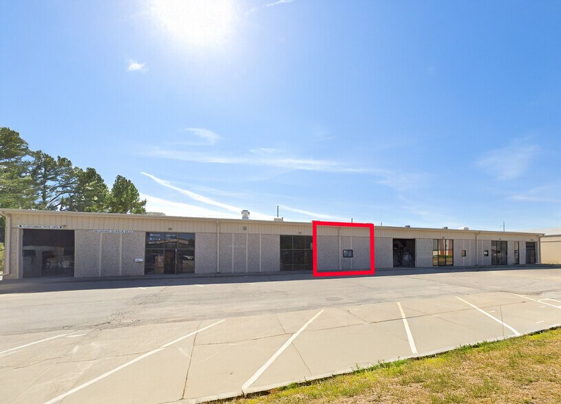 Primary Photo Of 14535-14539 Grover St, Omaha Warehouse For Lease