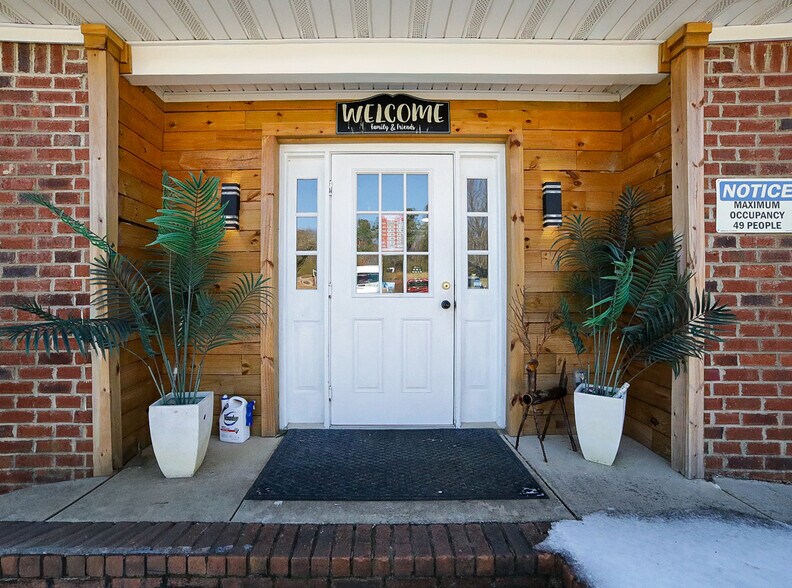 More Photos Of 9 Callaway Dr, Crawford Restaurant For Sale