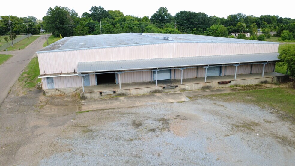 More Photos Of 556 Matthews Dr, Canton Warehouse For Lease