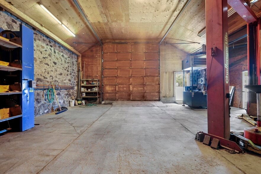 More Photos Of 309 S Rail St W, Shoshone Auto Repair For Sale