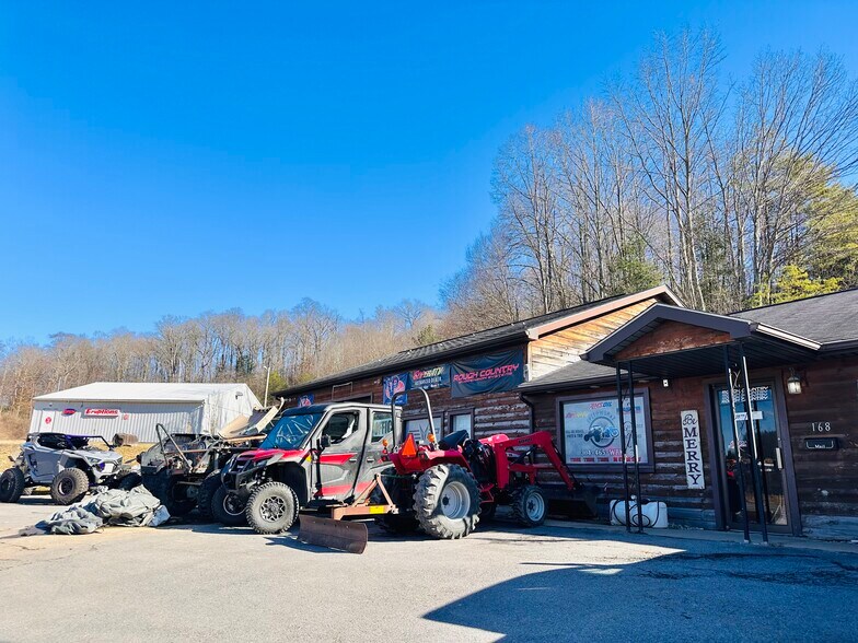 More Photos Of 178 Old Fayette rd, Oak Hill Showroom For Sale